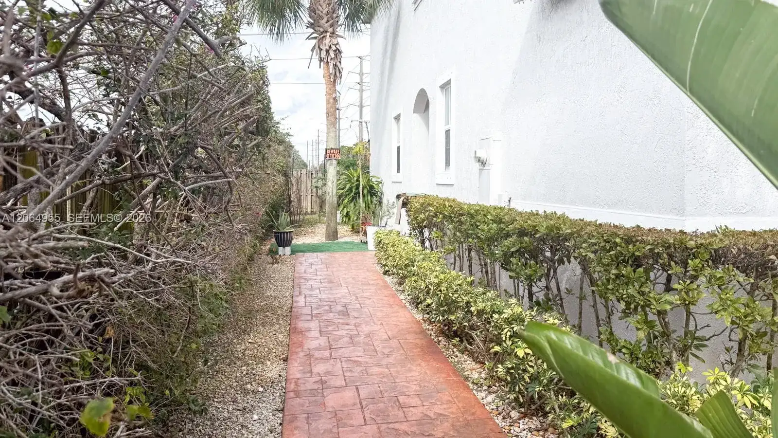 1001 NE 208th St, Miami FL 33179 photo 2