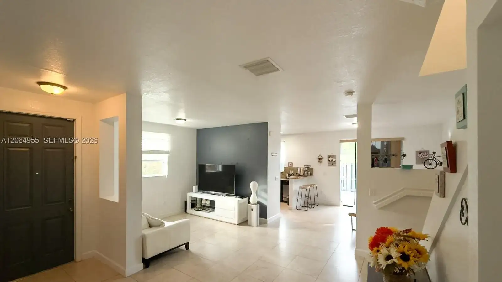 1001 NE 208th St, Miami FL 33179 photo 5