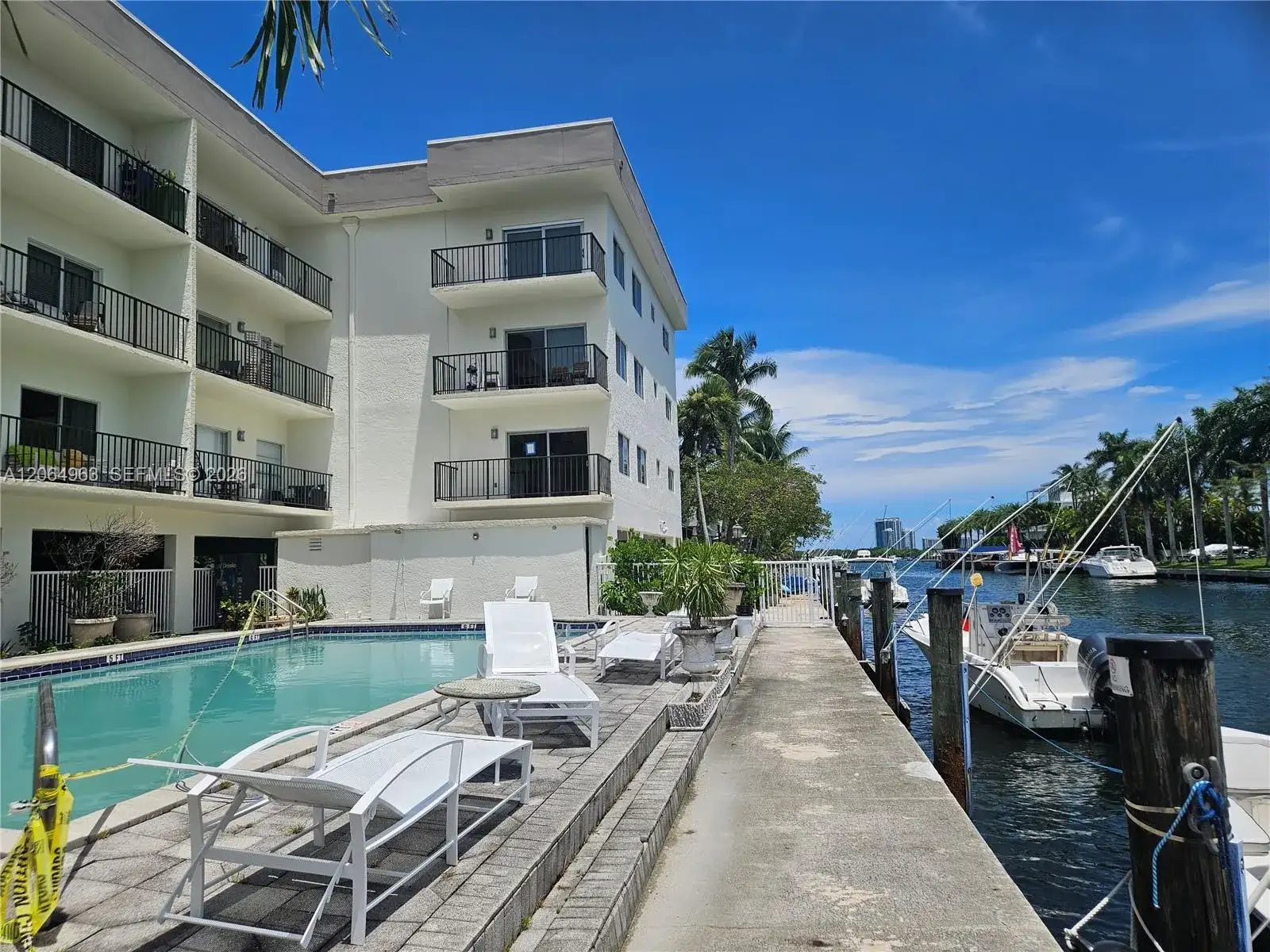 2620 NE 135th St # 426, North Miami FL 33181 photo 2