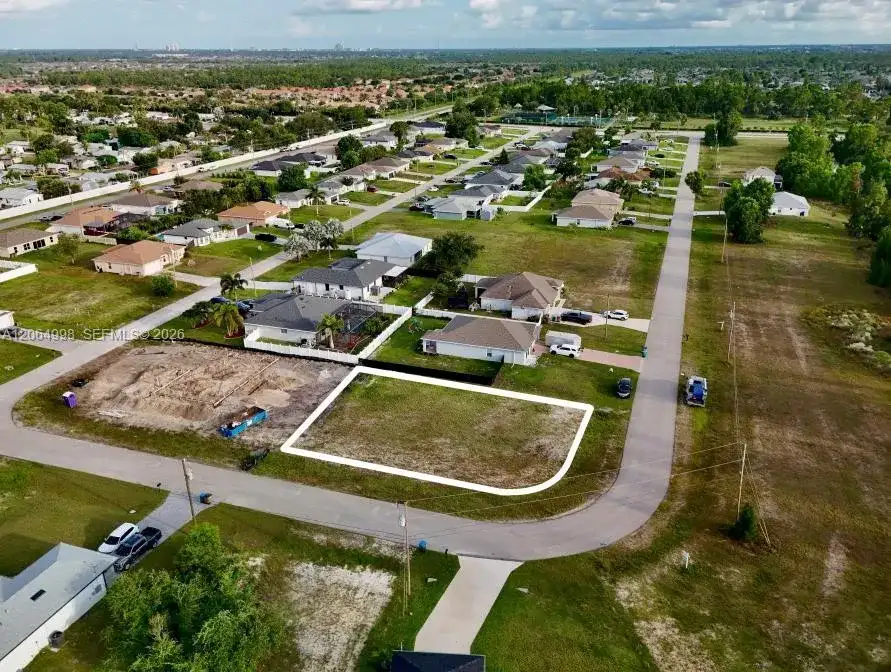 3829 NE 23RD AVE, Cape Coral FL 33909 photo 2