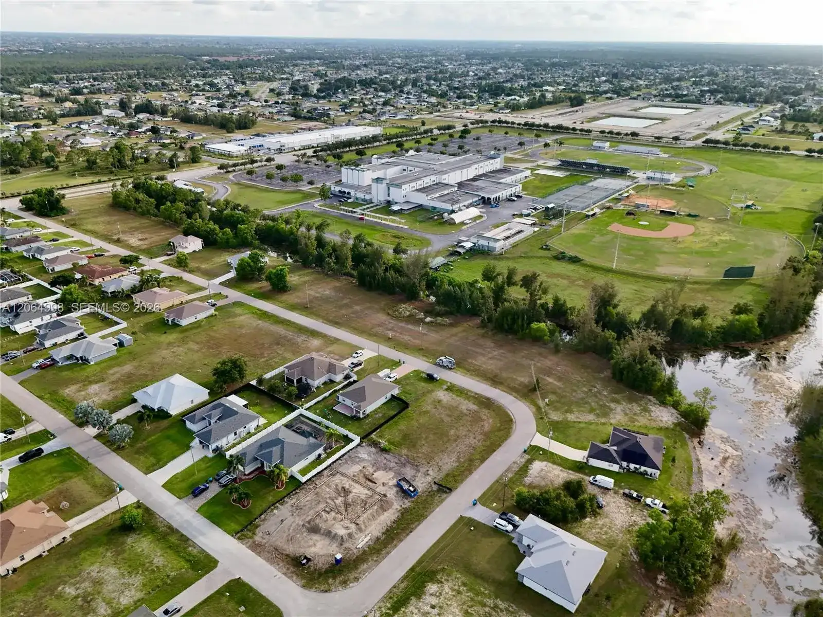 3829 NE 23RD AVE, Cape Coral FL 33909 photo 3