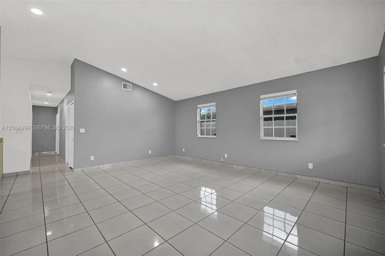 451 E 37th St, Hialeah FL 33013 photo 4