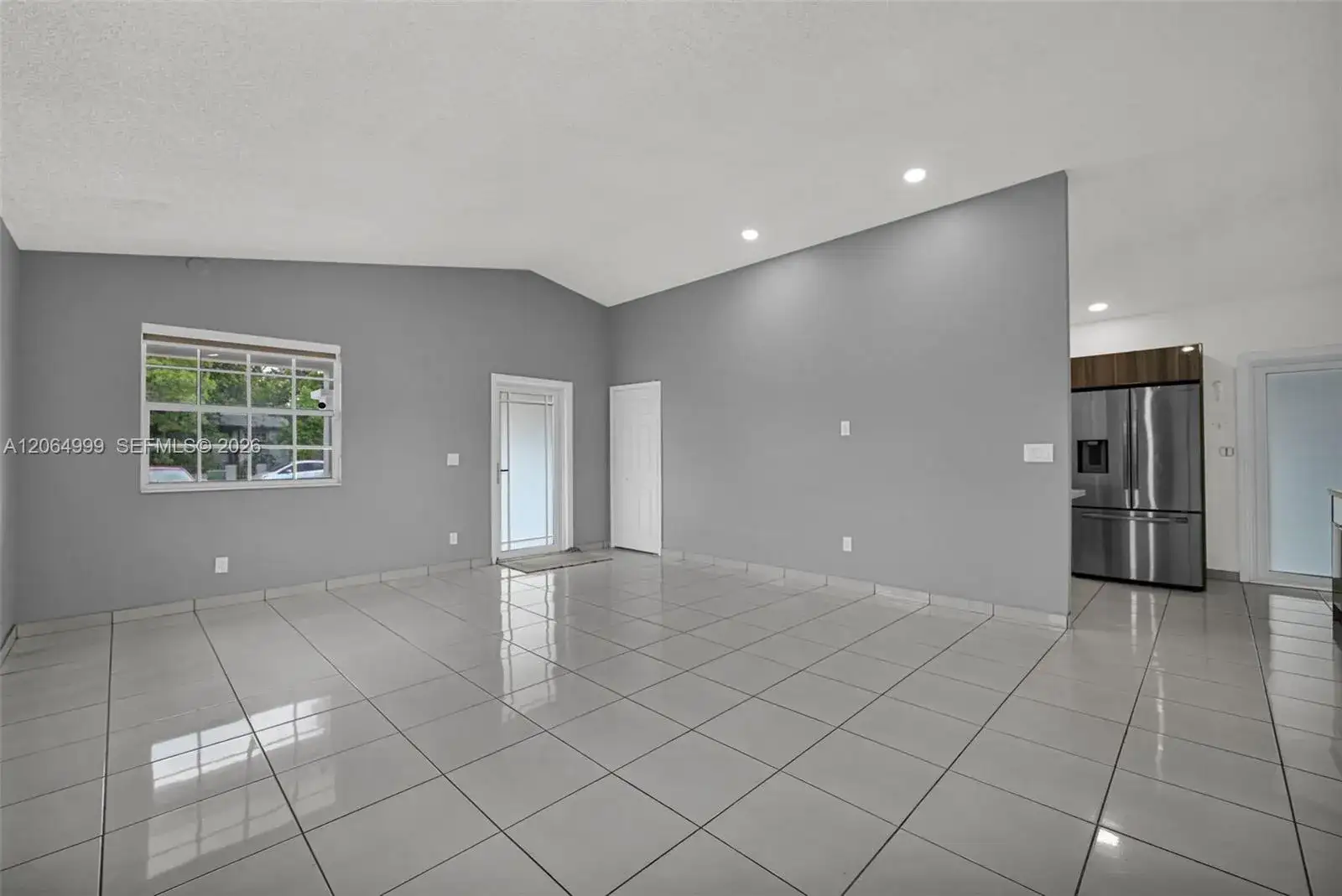 451 E 37th St, Hialeah FL 33013 photo 5