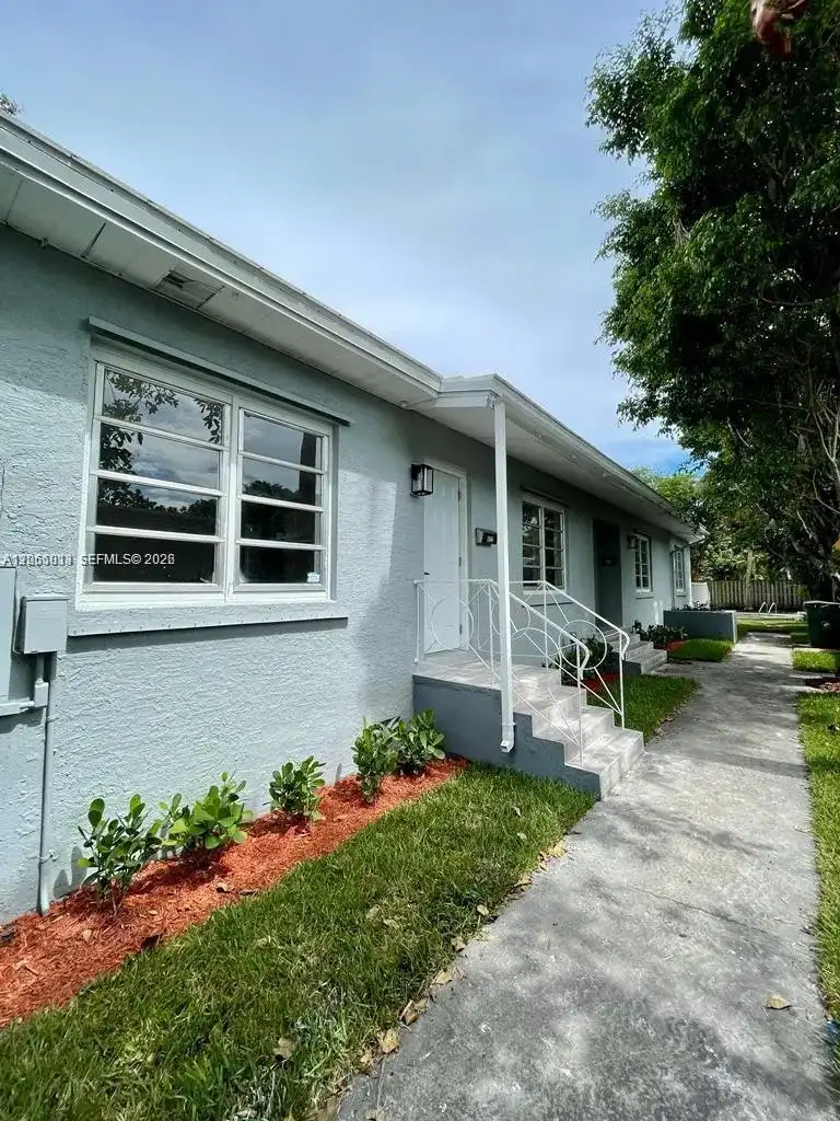 820 SE 12th St # 1, Fort Lauderdale FL 33316