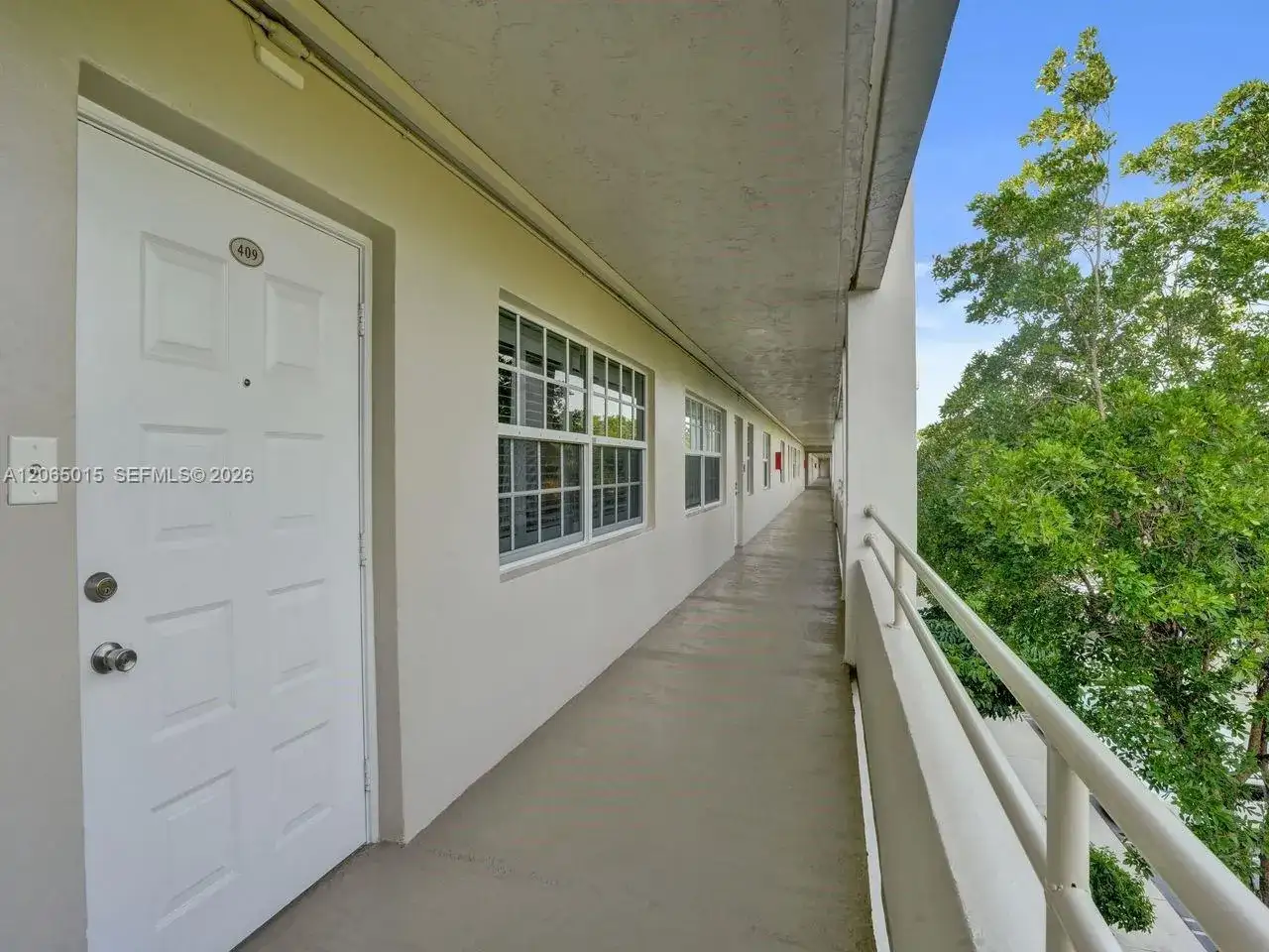 808 Cypress Blvd # 409, Pompano Beach FL 33069 photo 2