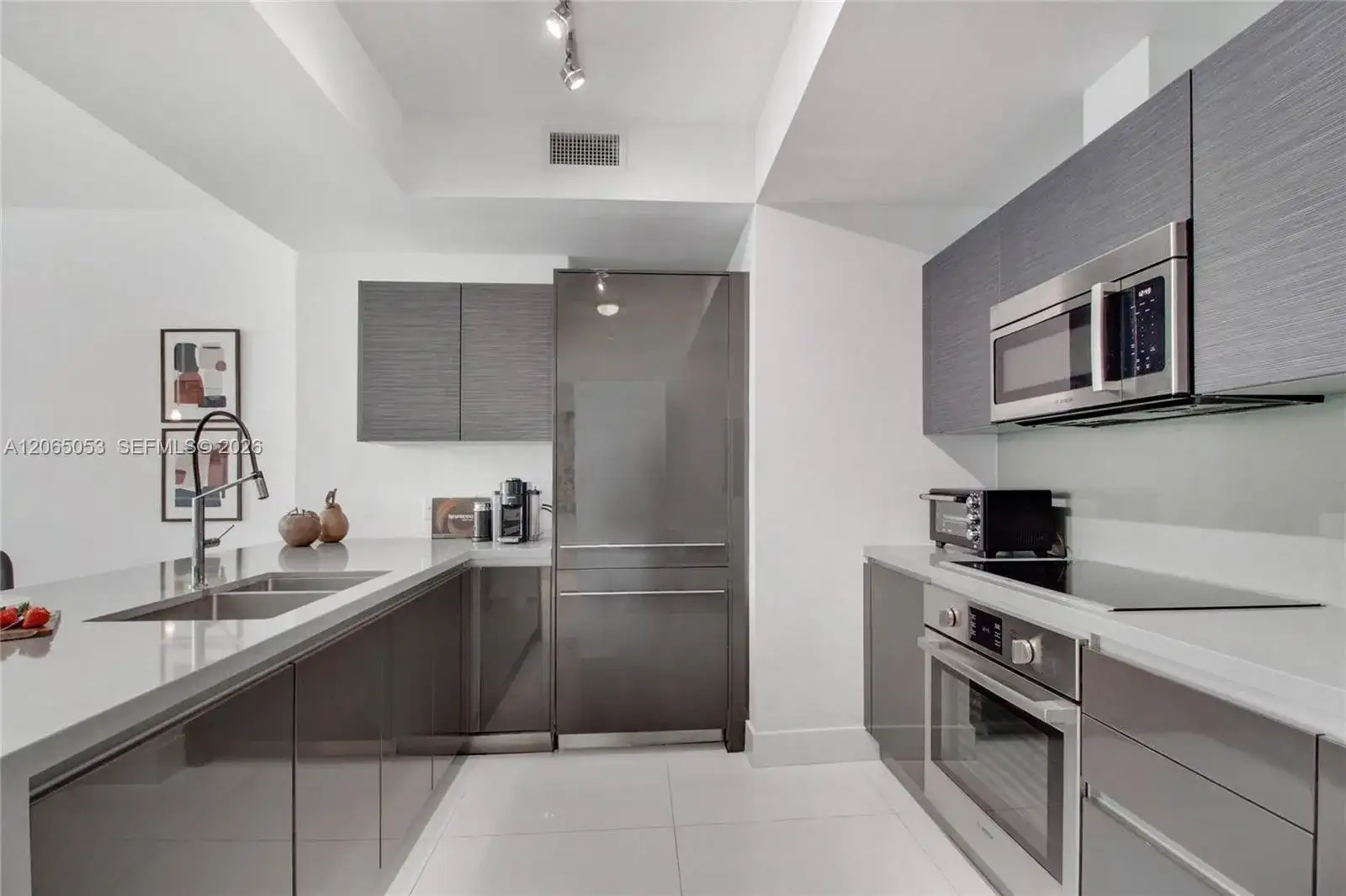 1080 Brickell Ave # 1504, Miami FL 33131 photo 2