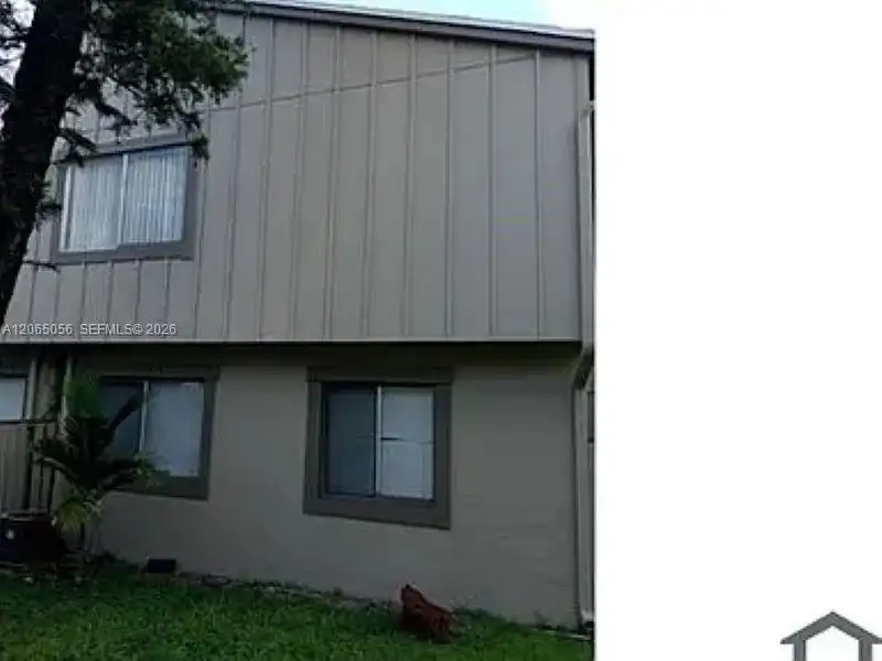 2219 NW 56th Ave # B, Lauderhill FL 33313