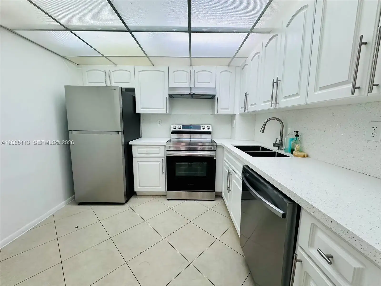 1621 Collins Ave # 402, Miami Beach FL 33139 photo 2