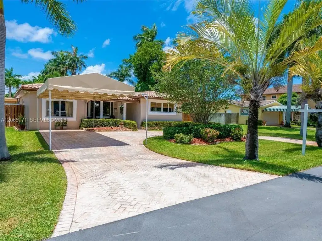 939 Washington St, Hollywood FL 33019 photo 3