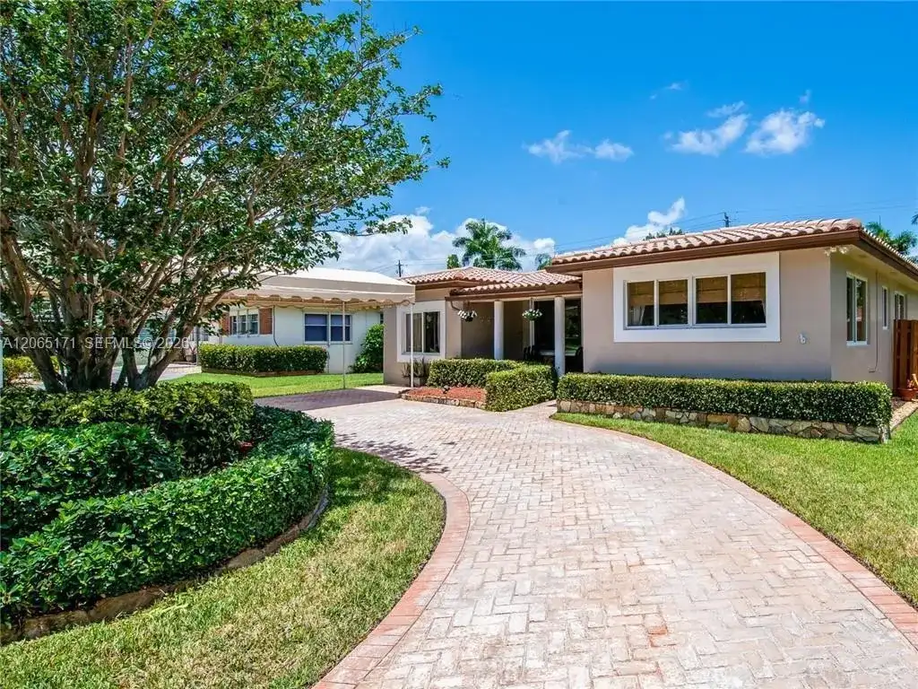 939 Washington St, Hollywood FL 33019 photo 4