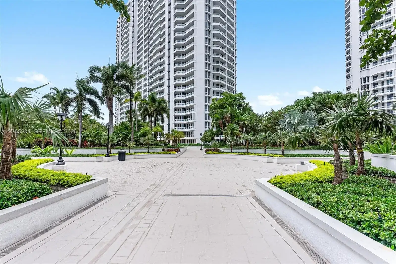 21150 Point Pl # 702, Aventura FL 33180 photo 2