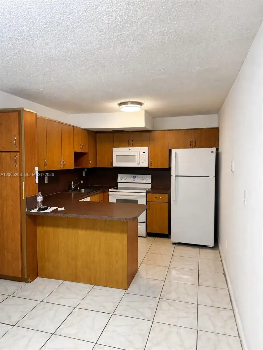 555 NE 123rd St # D, North Miami FL 33161 photo 4