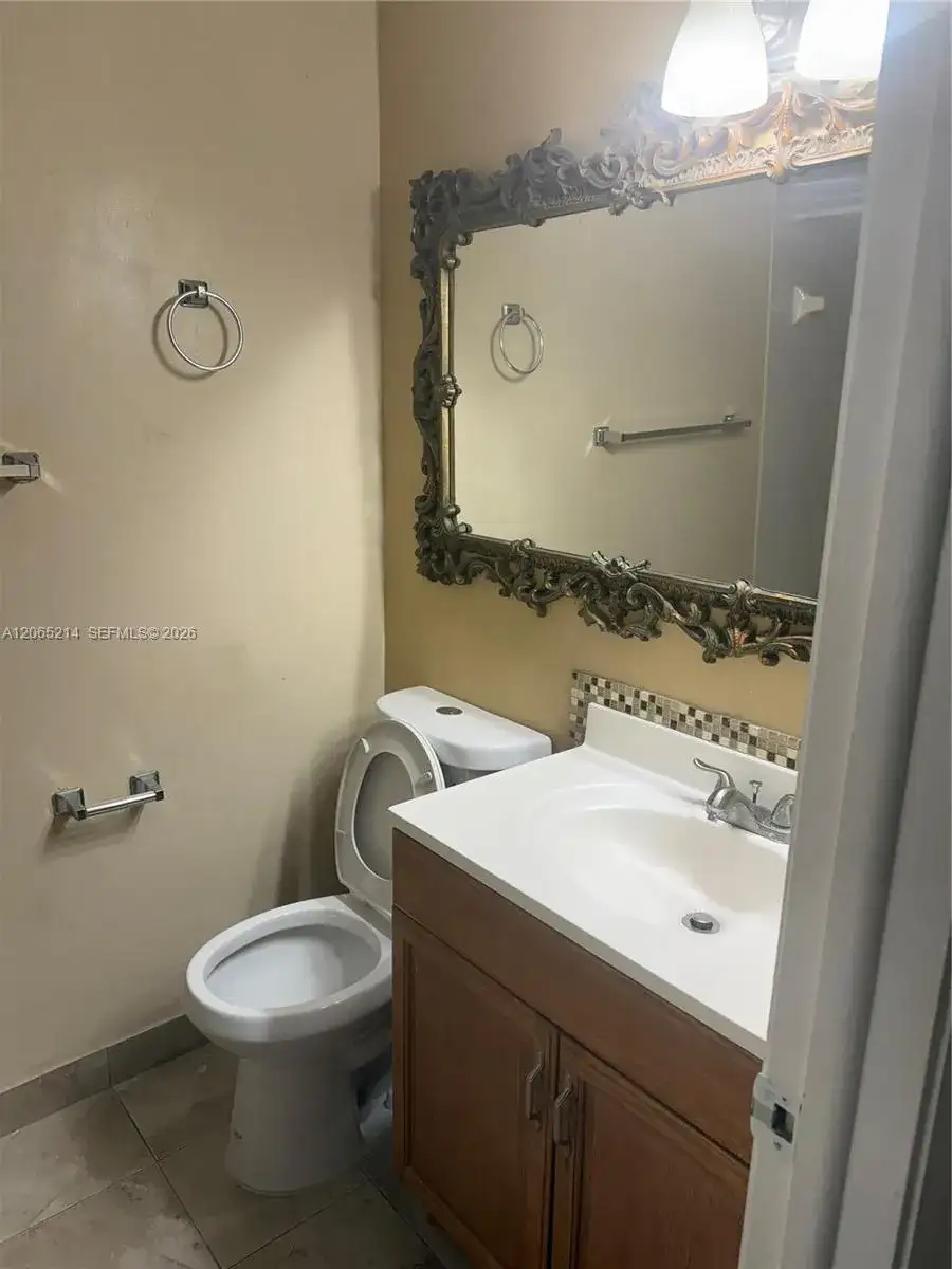 722 NW 125th Ct # B, Miami FL 33182 photo 3
