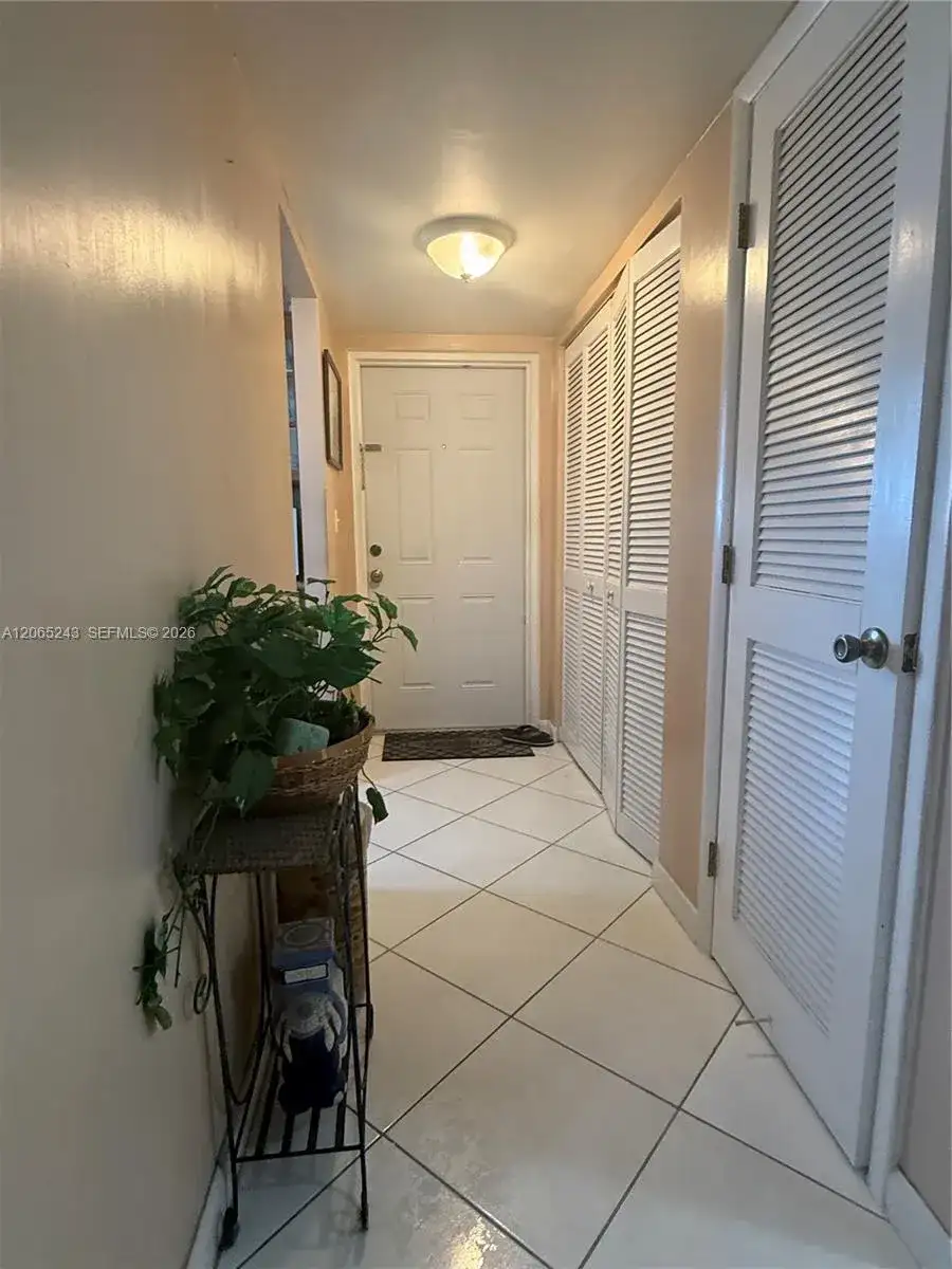 9001 Sunrise Lakes Blvd # 201, Sunrise FL 33322 photo 4