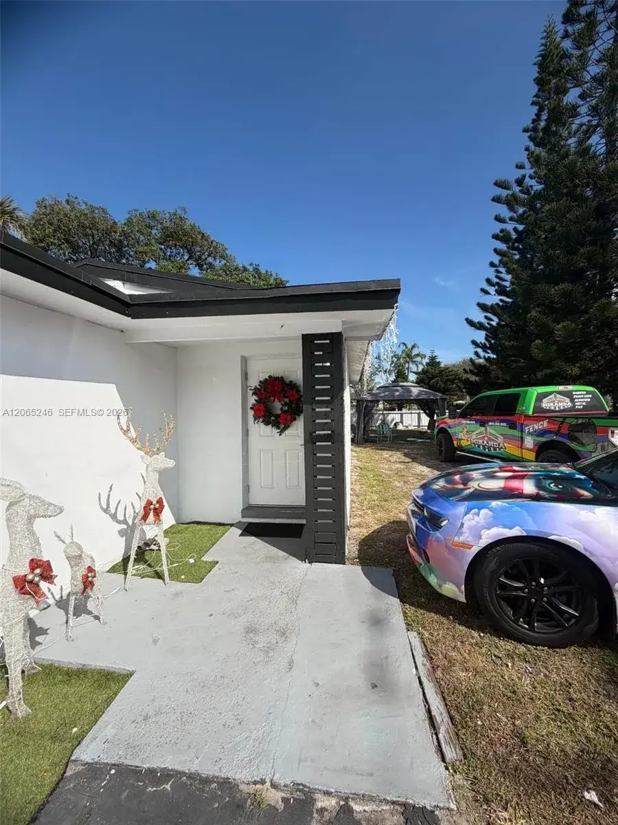 331 NW 39th Ave, Lauderhill FL 33311