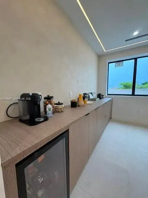 9 N Dixie Hwy # 2, Hallandale Beach FL 33009 photo 3