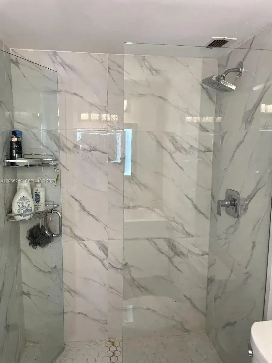 18051 Biscayne Blvd # 1, Aventura FL 33160 photo 4