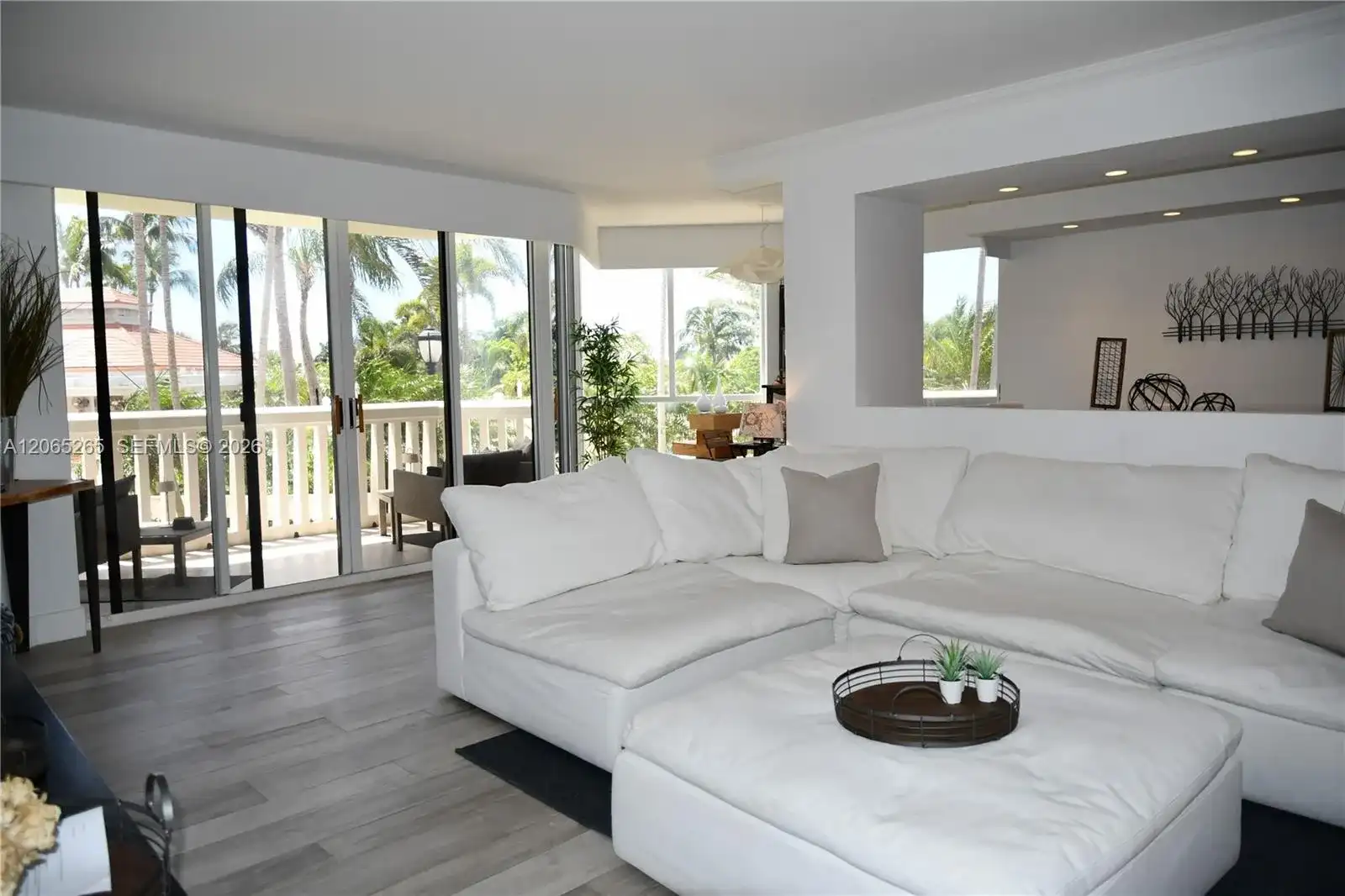 1000 E Island Blvd # 303, Aventura FL 33160