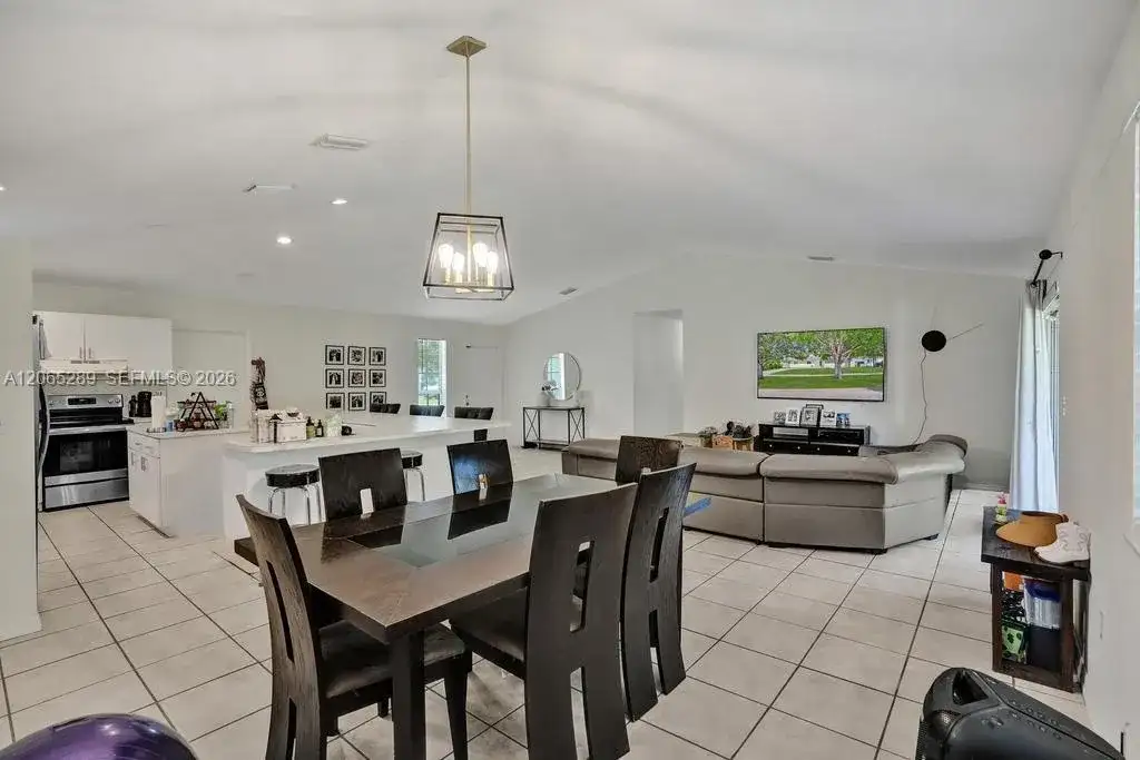 19622 SW 87th Ct, Cutler Bay FL 33157 photo 3