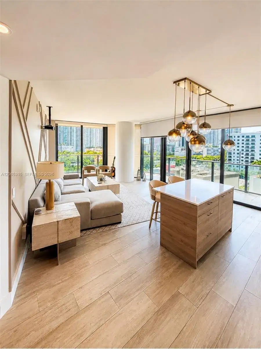 121 NE 34th St # 904, Miami FL 33137