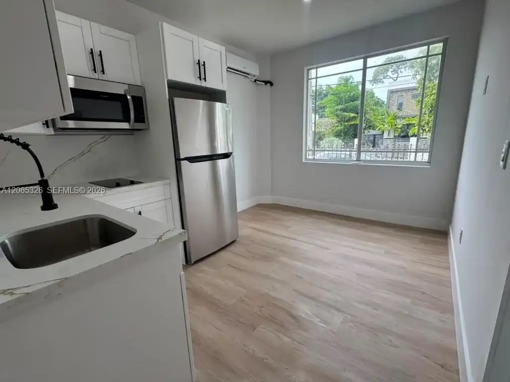 2425 SW 6th St # 1, Miami FL 33135