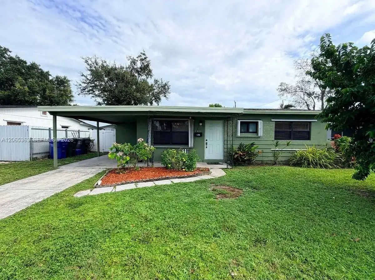 6831 Farragut St, Hollywood FL 33024