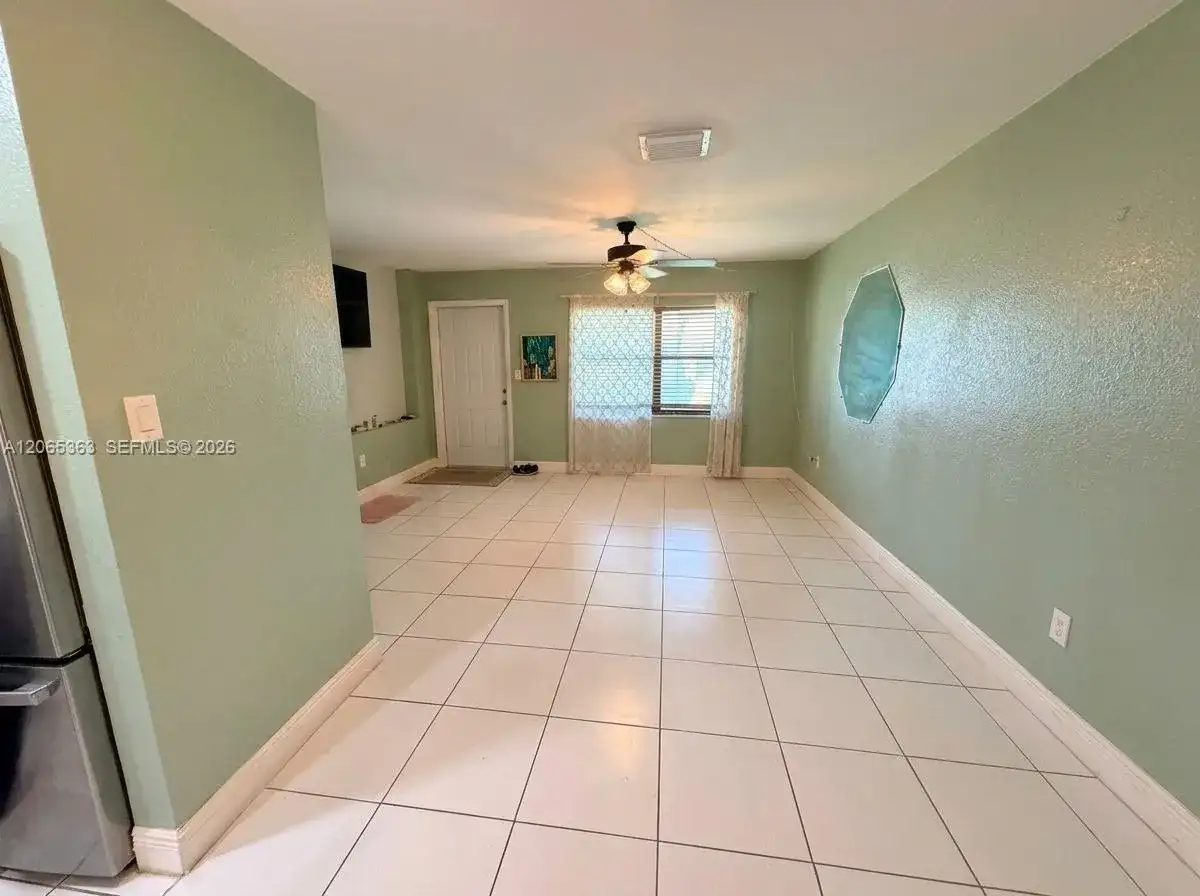 6831 Farragut St, Hollywood FL 33024 photo 5