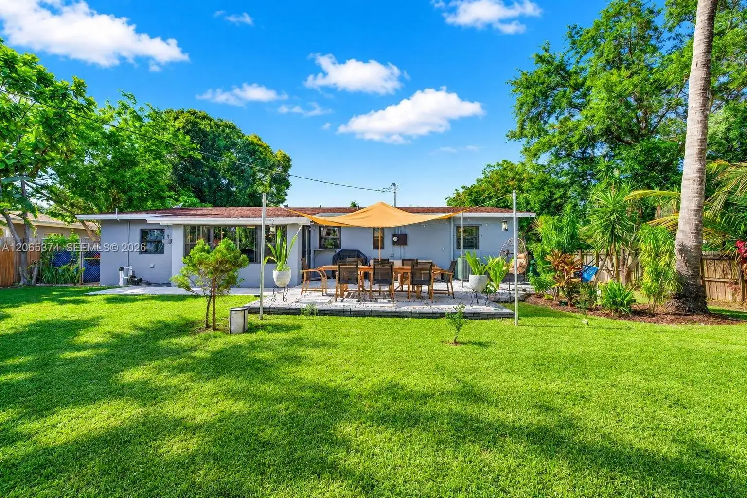 300 NW 28th St, Wilton Manors FL 33311 photo 4