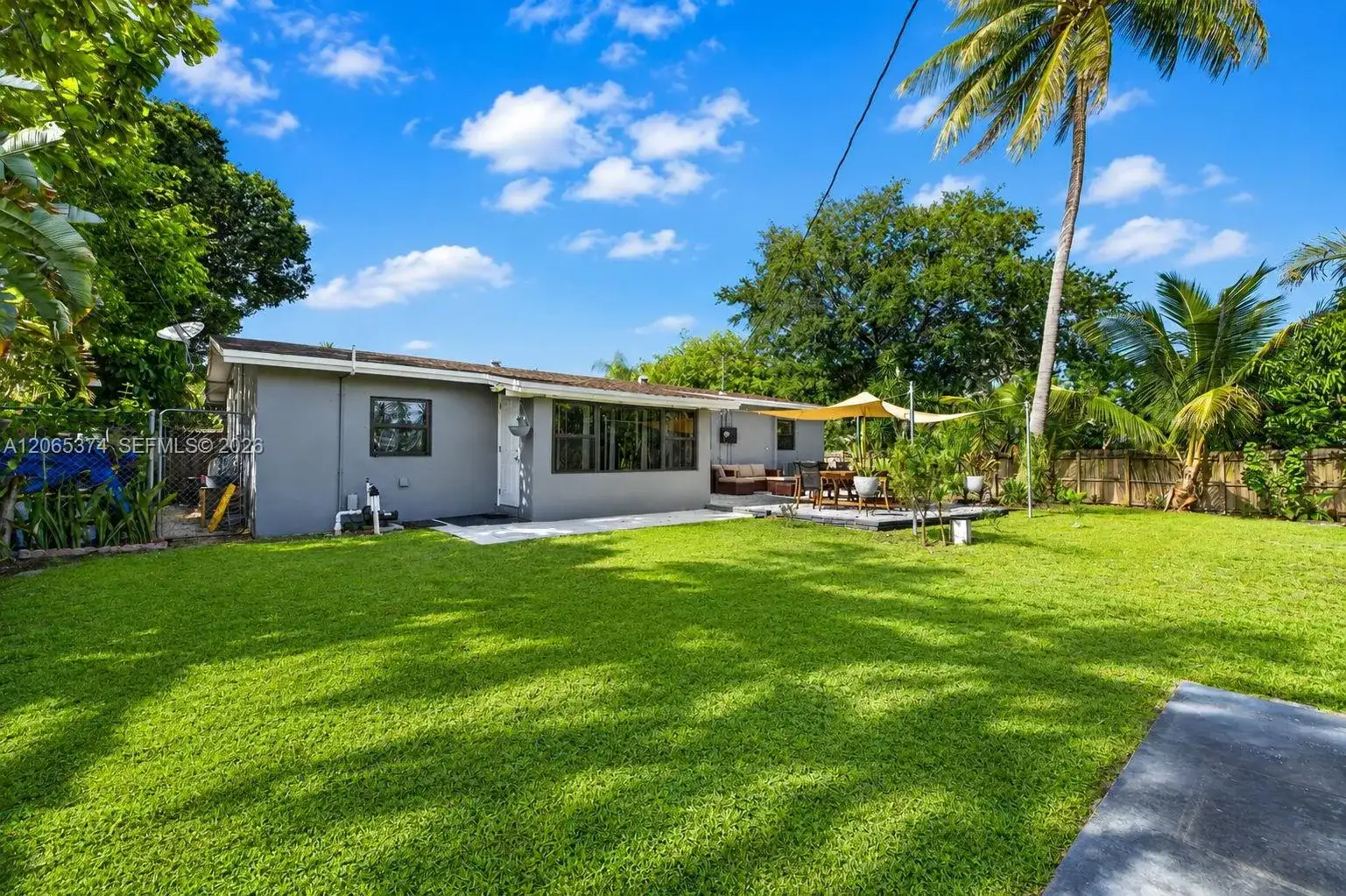 300 NW 28th St, Wilton Manors FL 33311 photo 5