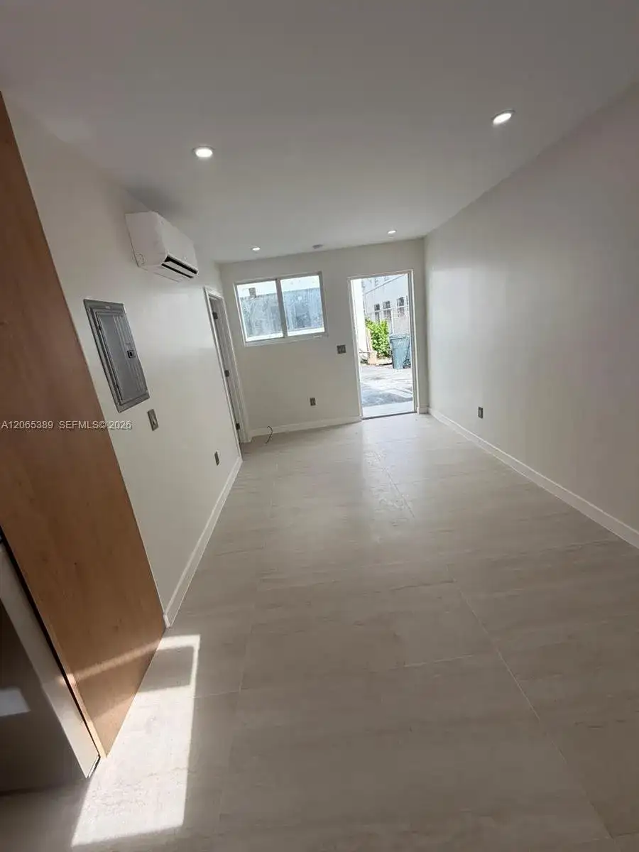 2436 SW 7th St # 10, Miami FL 33135 photo 2