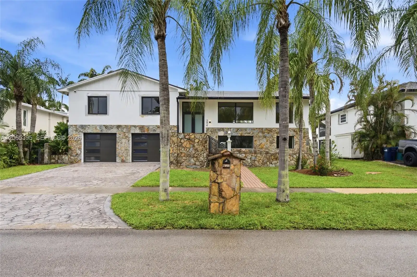 7914 SW 199th Ter, Cutler Bay FL 33189 photo 2