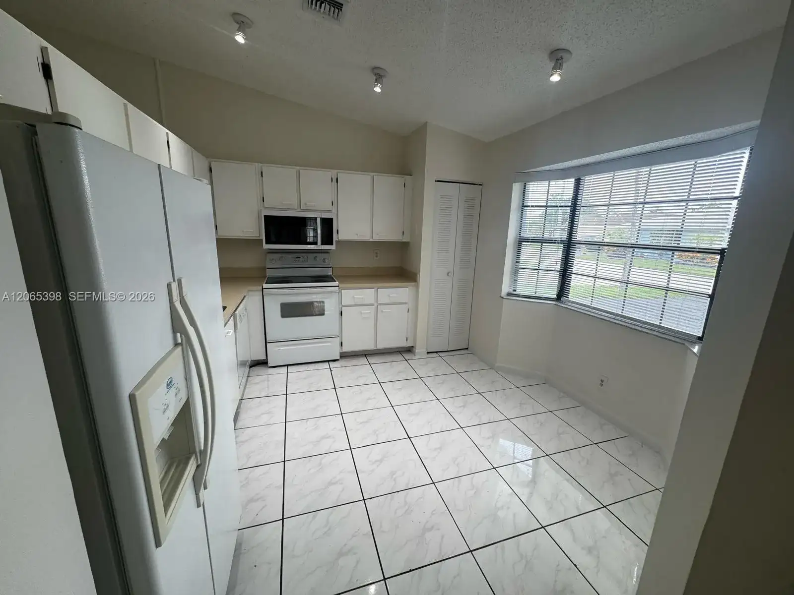 8848 NW 76th Ct, Tamarac FL 33321 photo 2