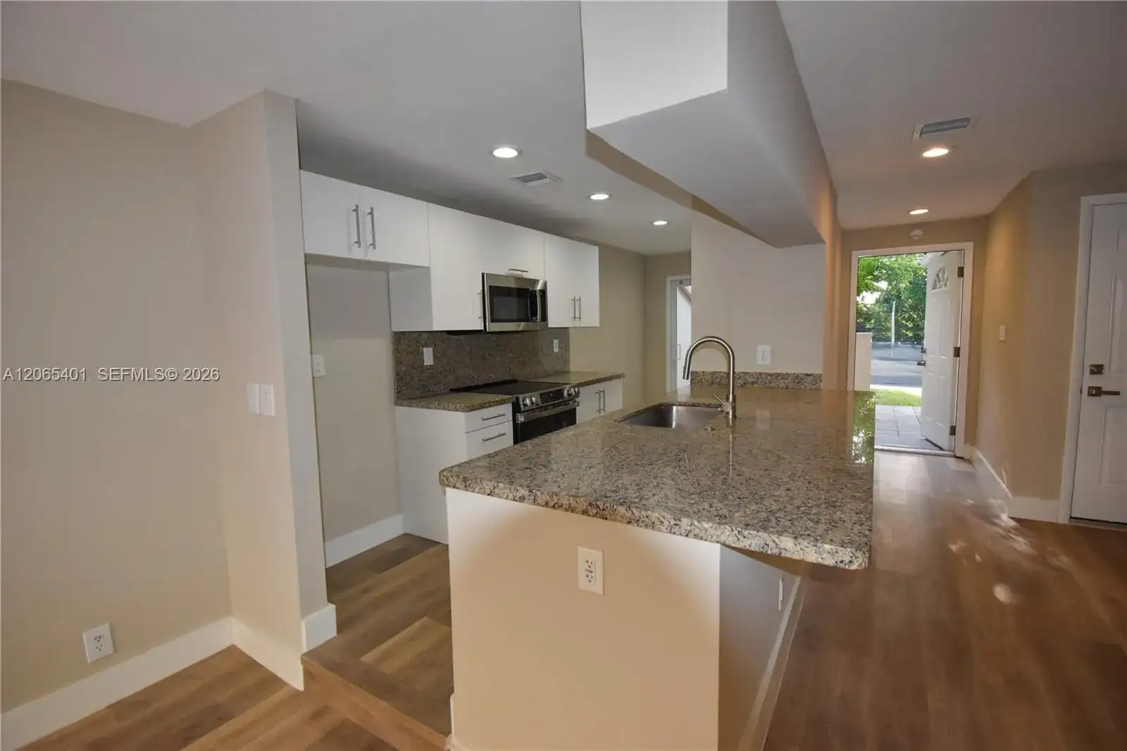853 NW 80th Ter # 2, Plantation FL 33324 photo 4