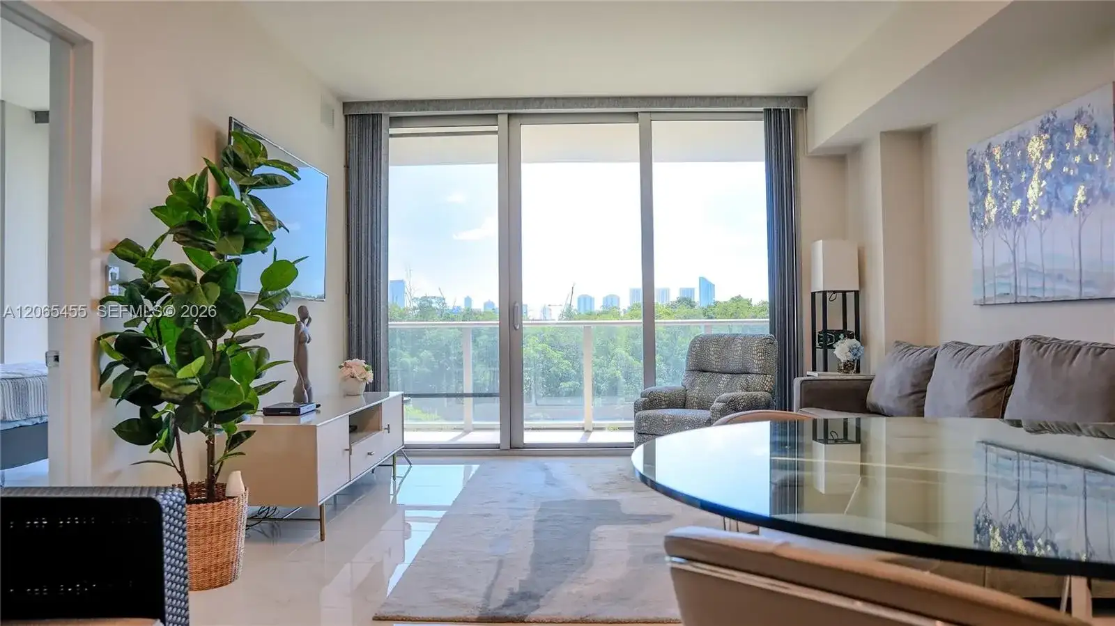 16385 Biscayne Blvd # # 419, North Miami Beach FL 33160 photo 2