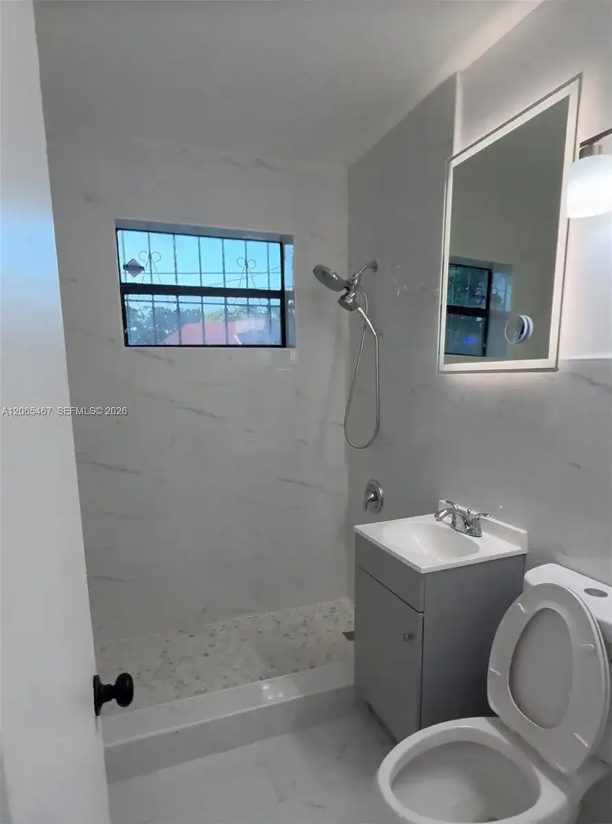 41 NE 195th St, Miami FL 33179 photo 5