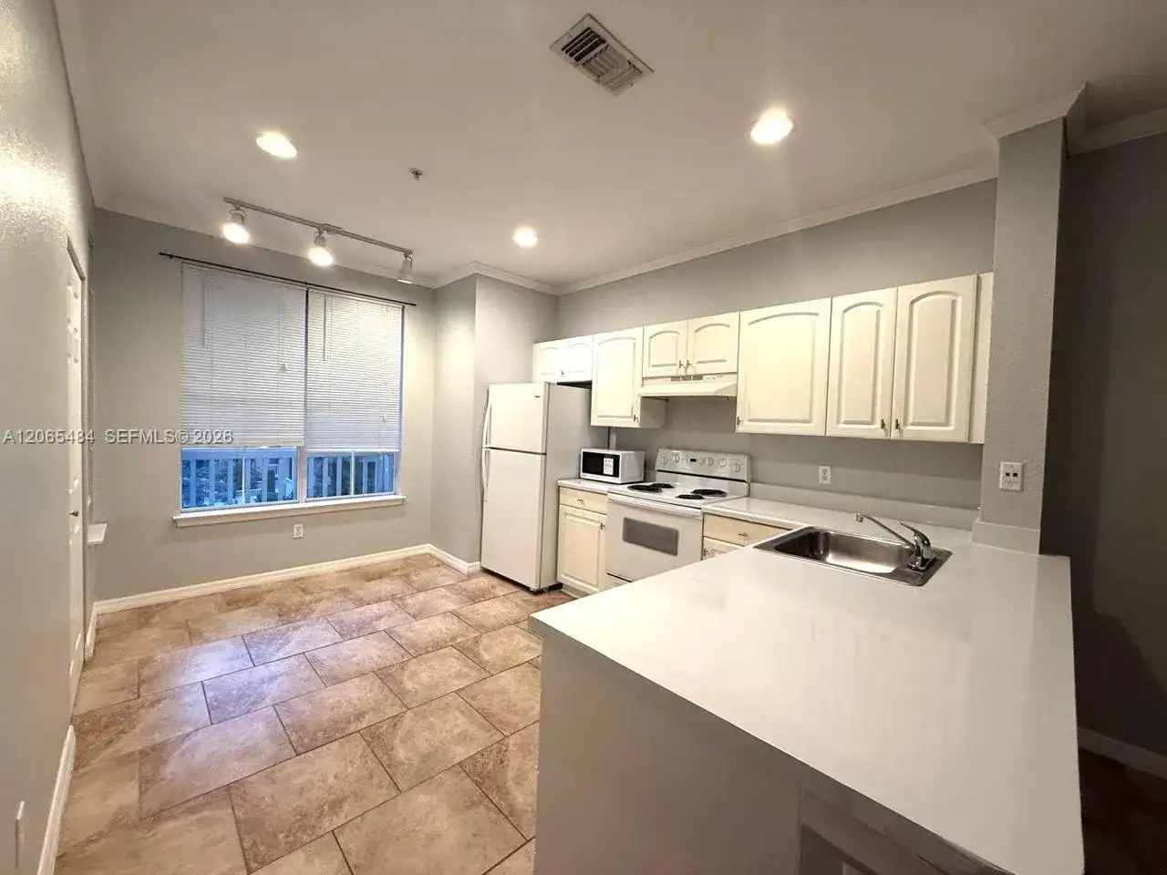 860 N Orange Ave # 258, Orlando FL 33180 photo 5
