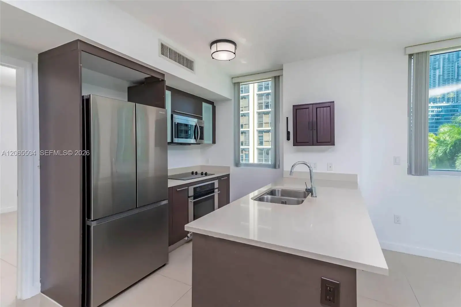 500 Brickell Ave # 401, Miami FL 33131 photo 3