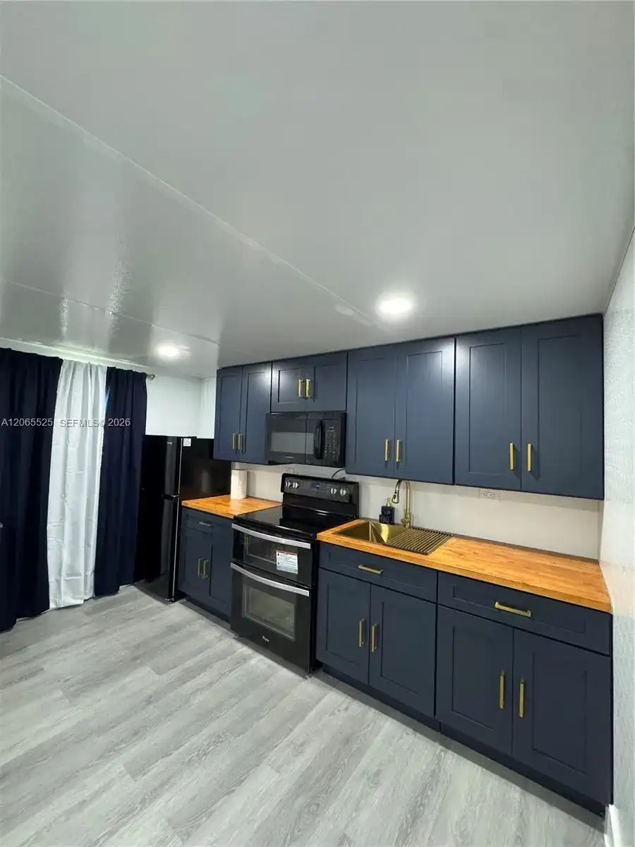 2461 NW 14th St # 2, Fort Lauderdale FL 33311