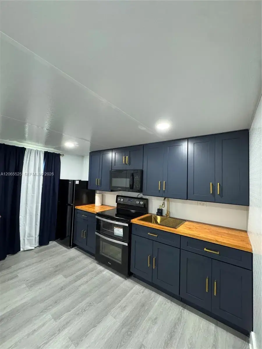 2461 NW 14th St # 2, Fort Lauderdale FL 33311