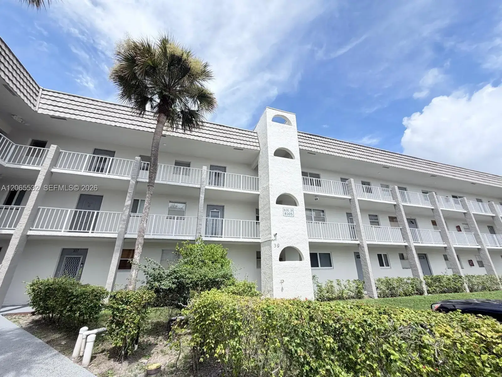 8305 Sunrise Lakes Blvd # 310, Sunrise FL 33322