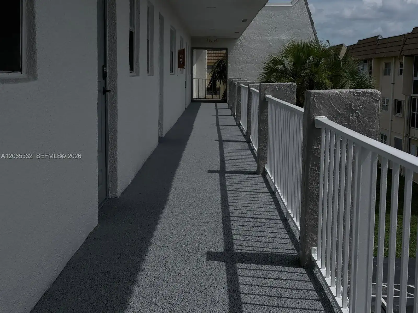 8305 Sunrise Lakes Blvd # 310, Sunrise FL 33322 photo 2