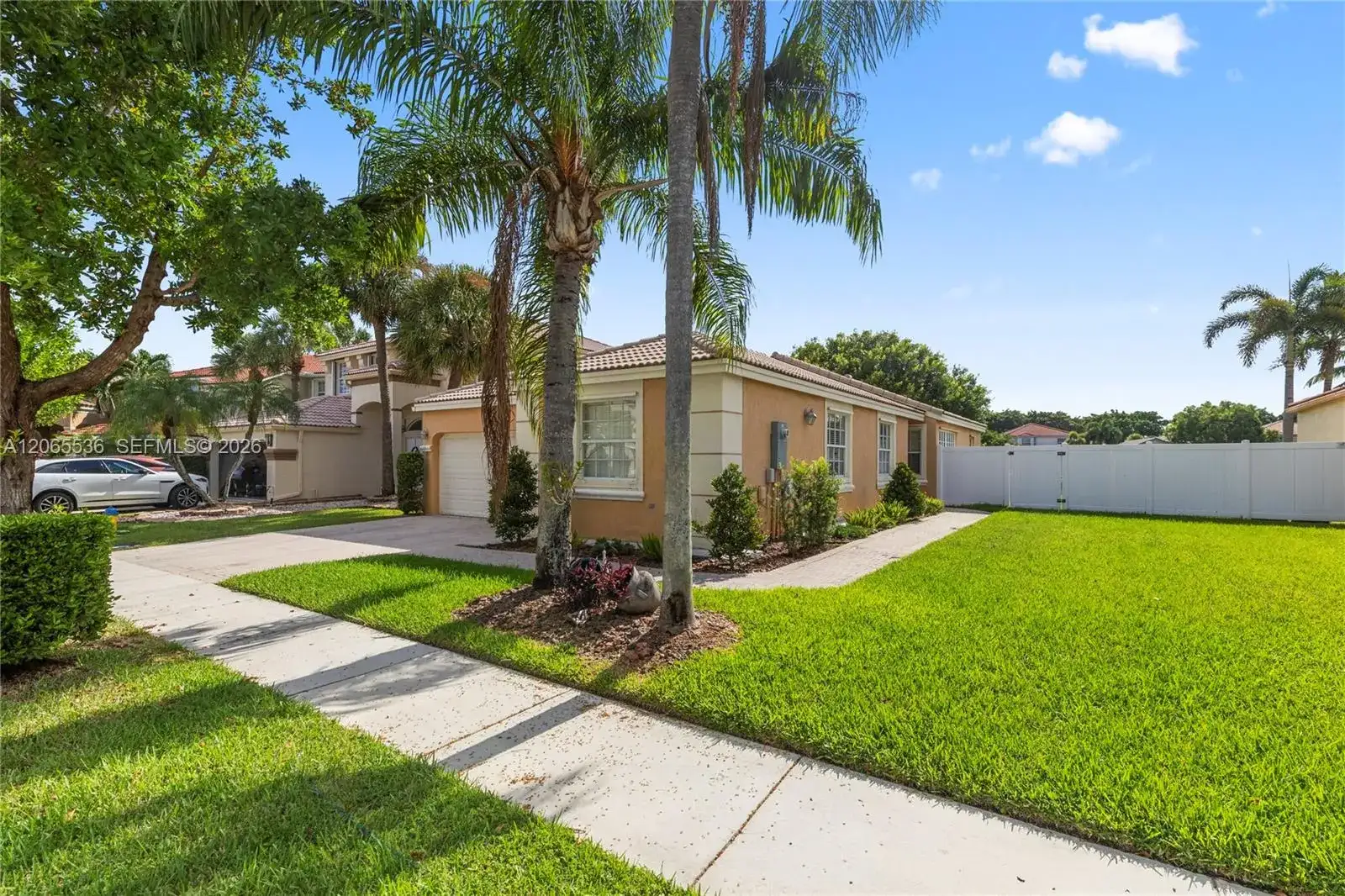363 NW 158th Ave, Pembroke Pines FL 33028 photo 2