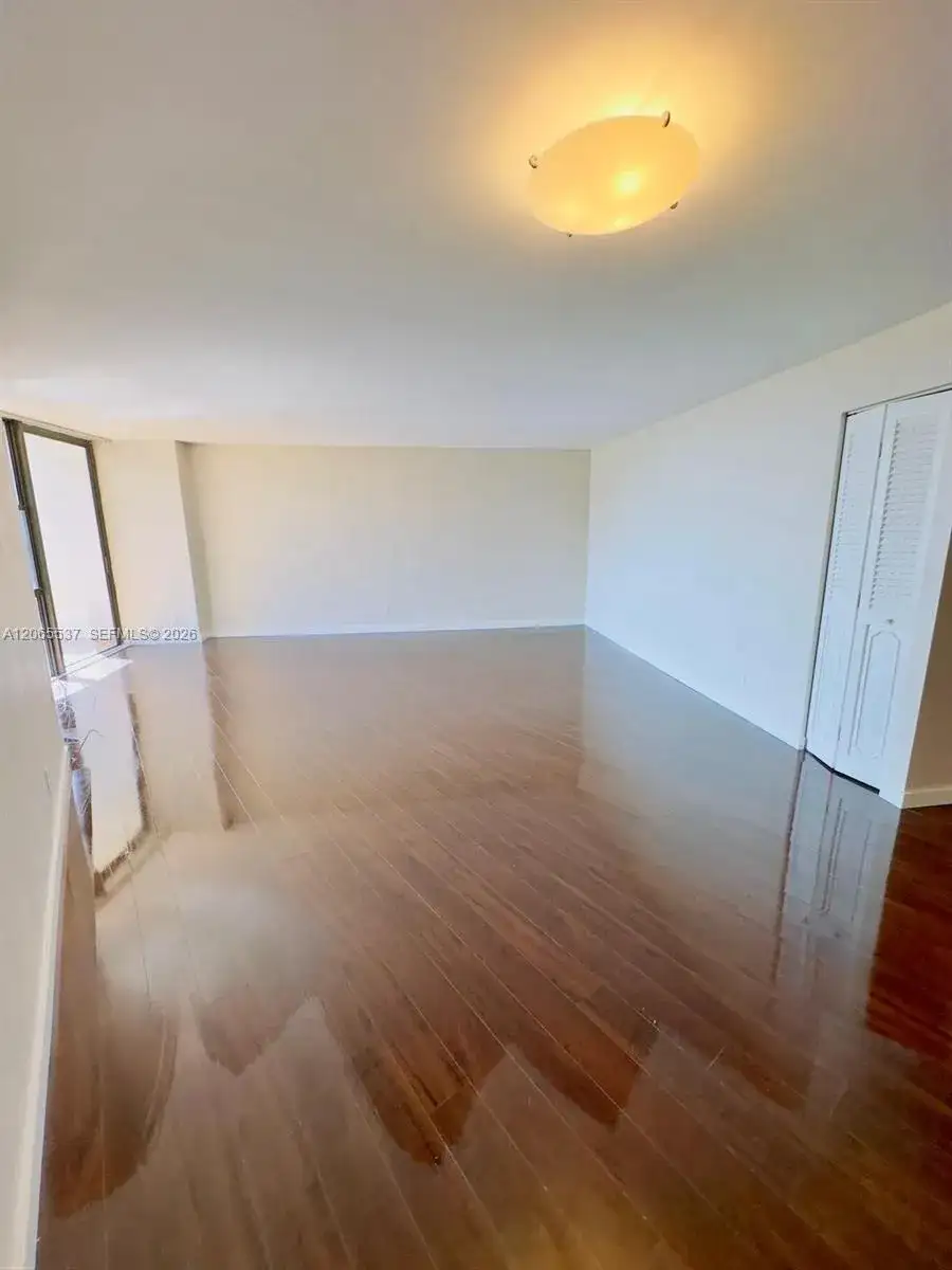 800 Parkview Dr # 611, Hallandale Beach FL 33009 photo 2
