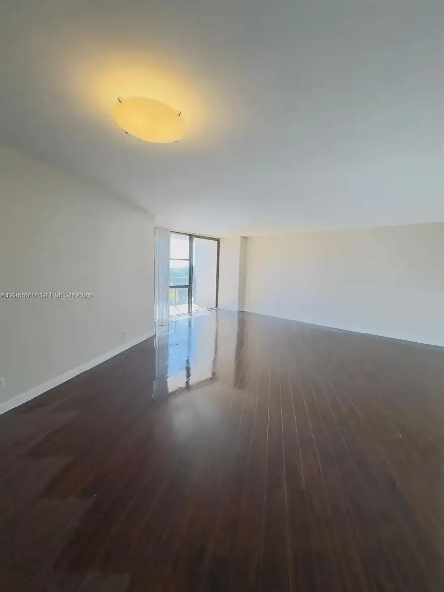 800 Parkview Dr # 611, Hallandale Beach FL 33009 photo 3