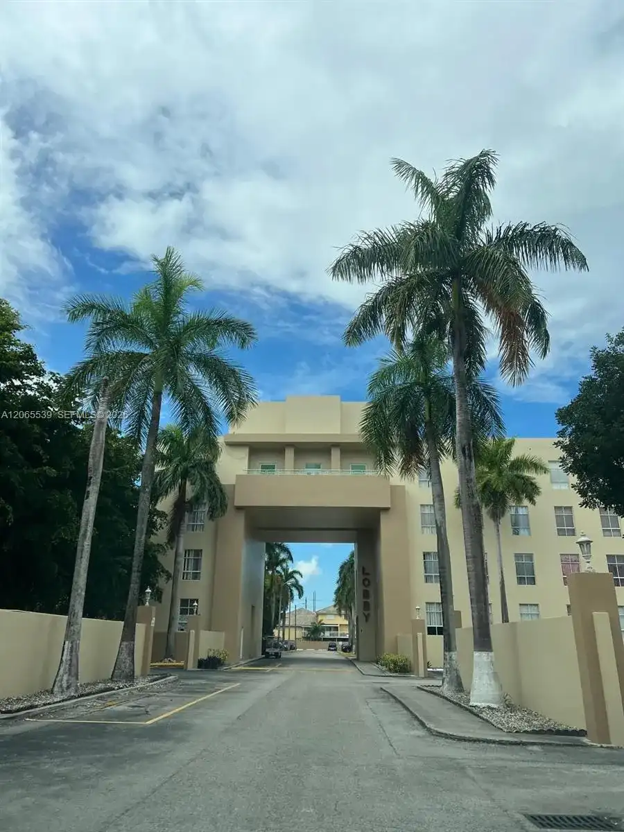 7400 W 20th Ave # 111, Hialeah FL 33016