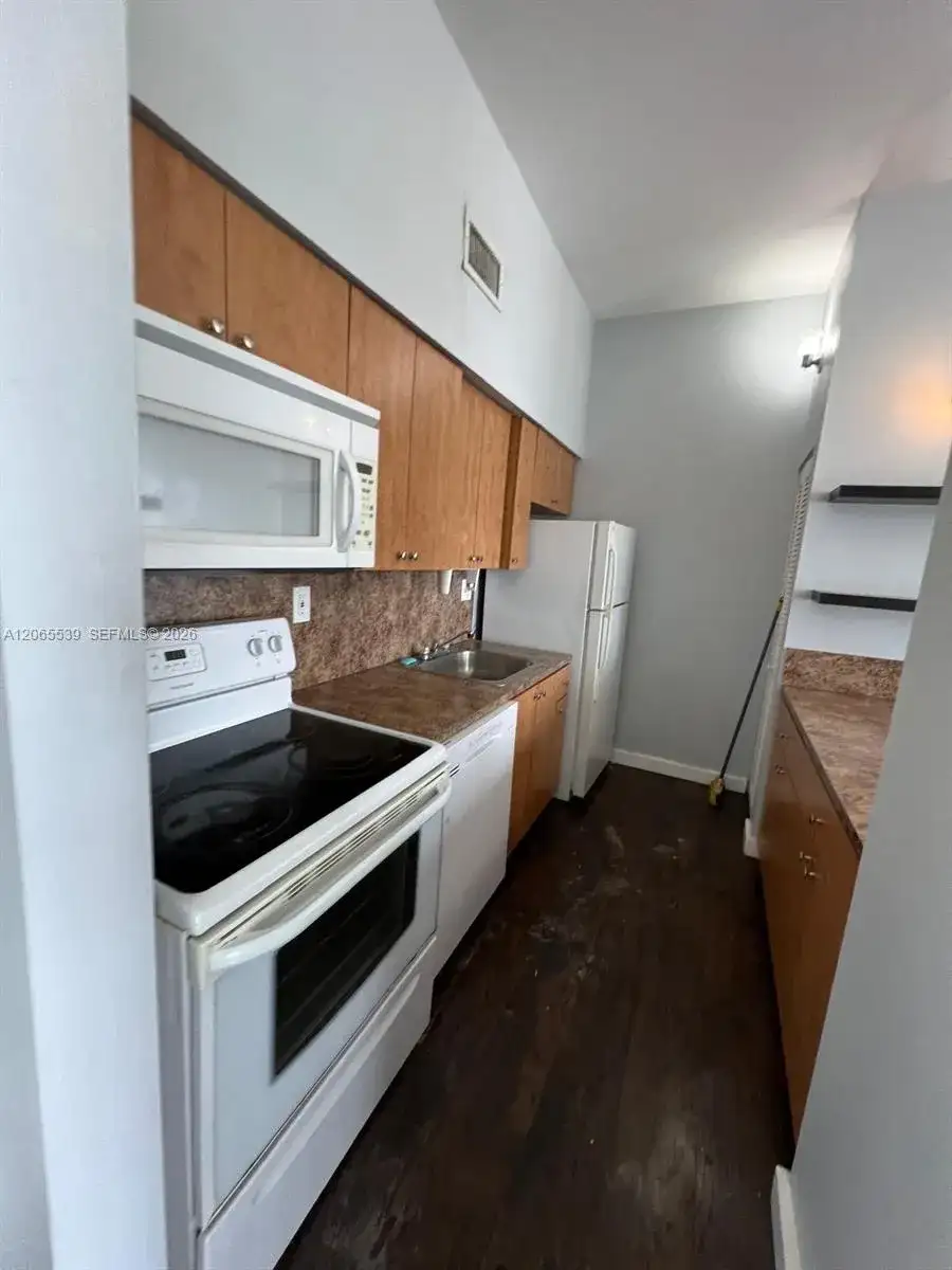 7400 W 20th Ave # 111, Hialeah FL 33016 photo 2
