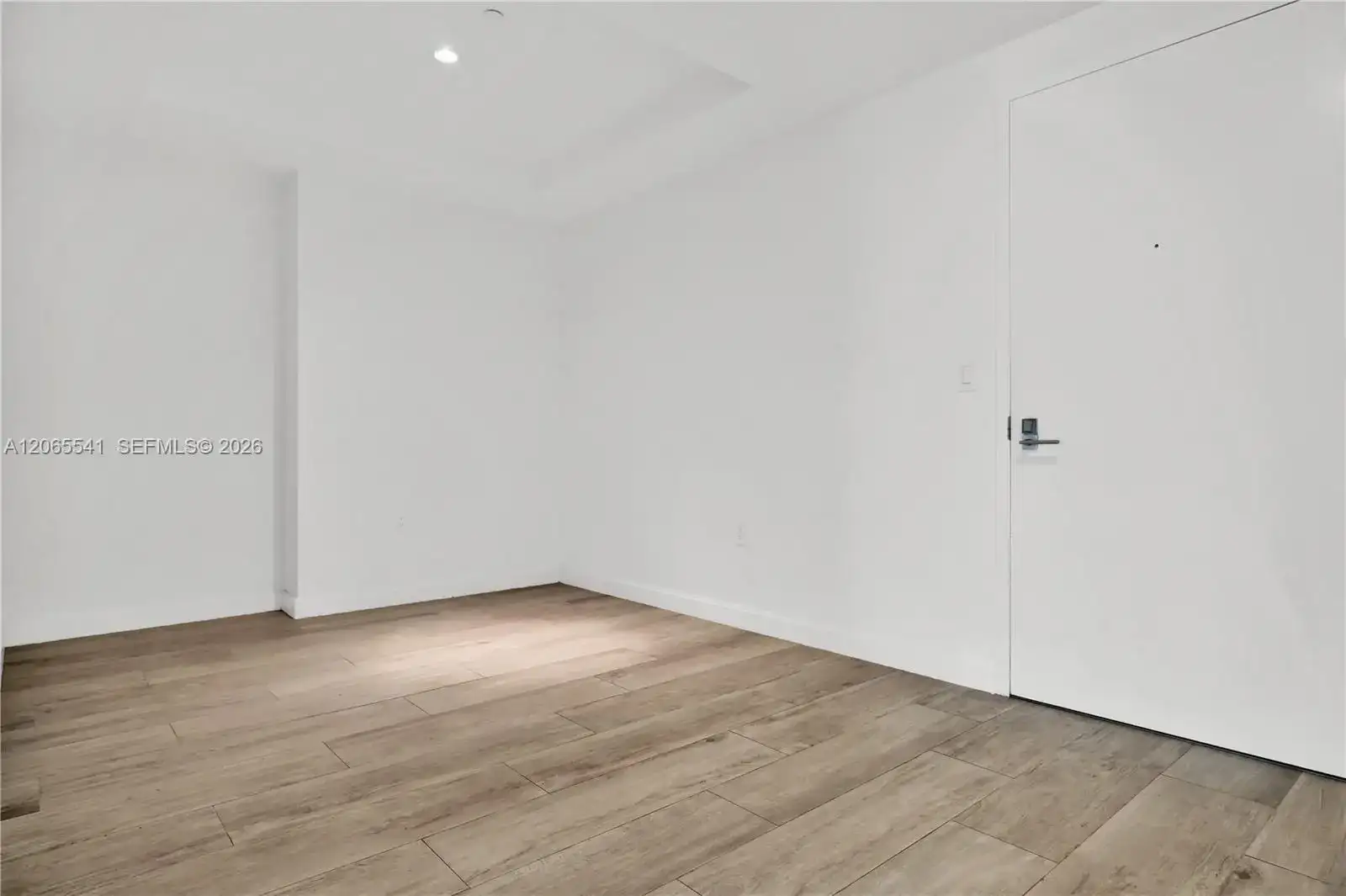 55 SW 9th St # 3504, Miami FL 33130 photo 5