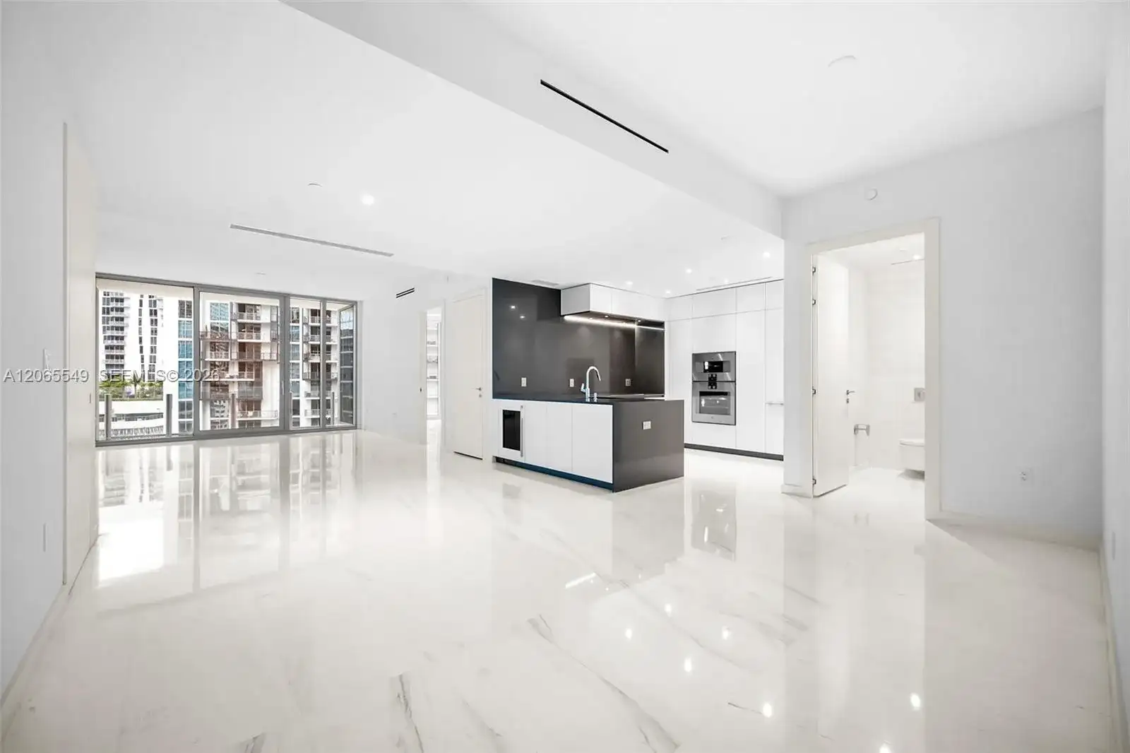 300 Biscayne Blvd Way # 2309, Miami FL 33131 photo 3