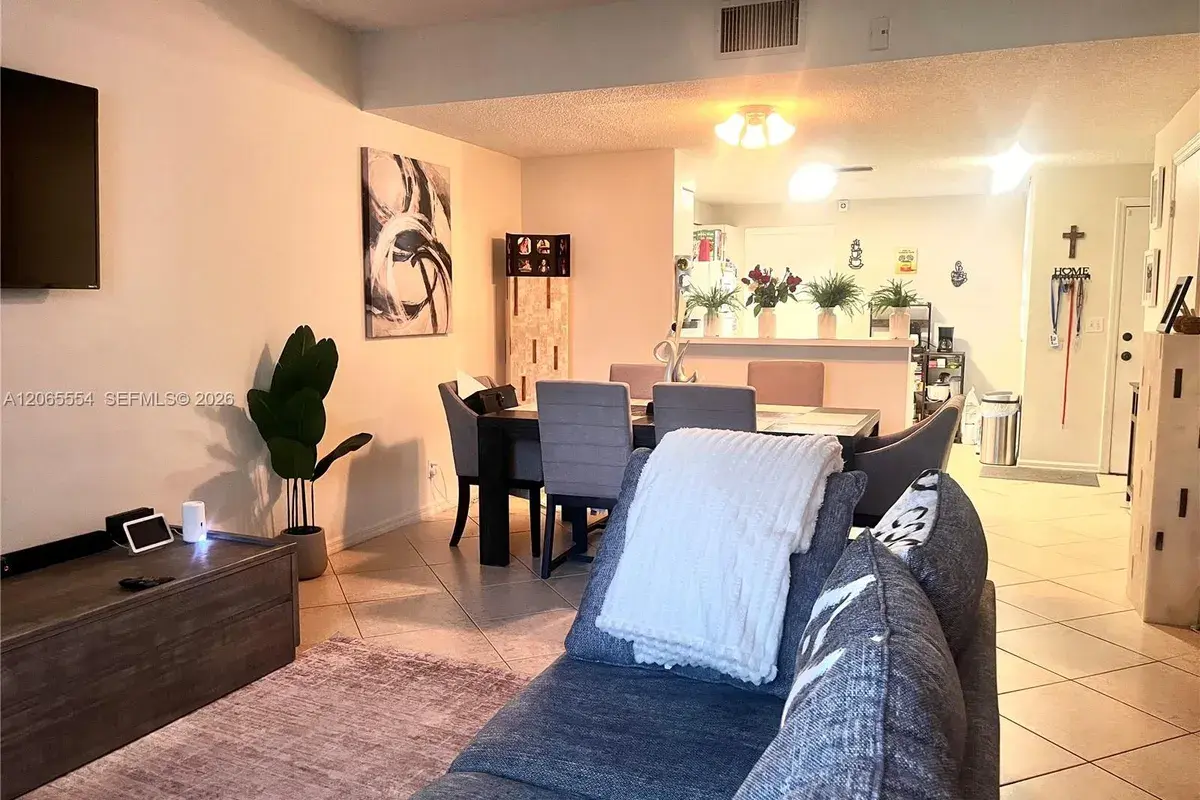 1210 Sorrento Dr, Weston FL 33326