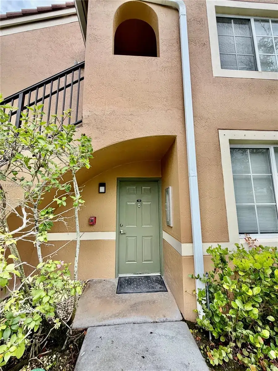 8010 N Nob Hill Rd # 102, Tamarac FL 33321 photo 3